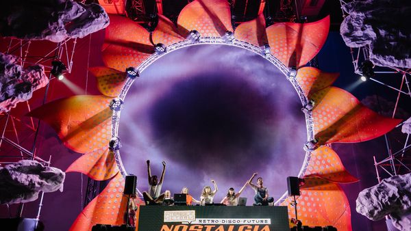 Cine c&acirc;ntă la Nostalgia 2022? Program şi bilete