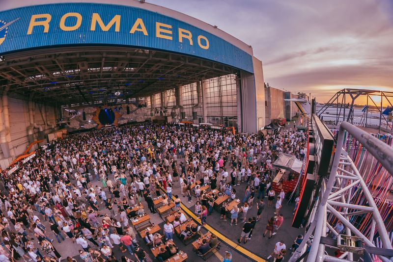 Cine cântă la Nostalgia 2022? Program şi bilete