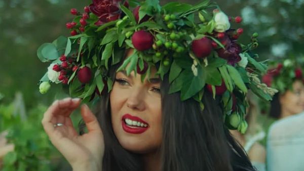 Paula Seling a lansat piesa „Soare Soare”