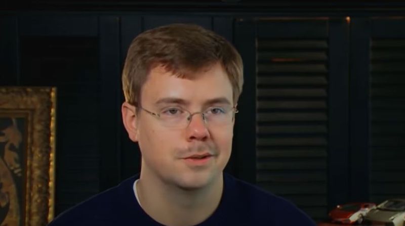 Tânărul din America are o relație intimă cu mașina lui