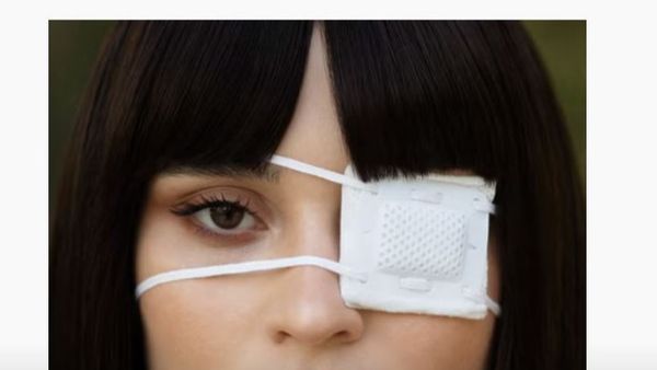 Irina Rimes a lansat „Iubește-mă acum”