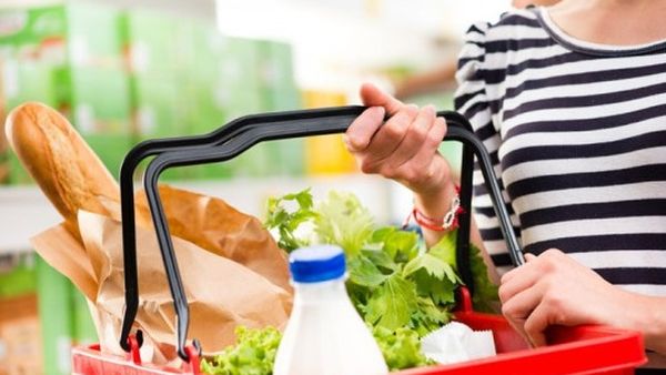 Bancul zilei de luni, 20 iunie 2022. Cumpărăturile în cuplu