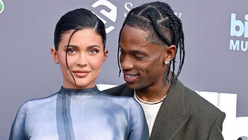 Kylie Jenner, fotografie rară cu fiul ei de ziua tatălui. Cum l-a surprins pe Travis Scott?