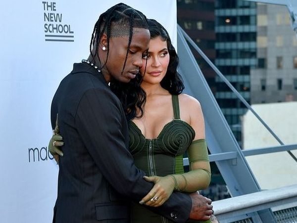 Kylie Jenner, fotografie rară cu fiul ei de ziua tatălui. Cum l-a surprins pe Travis Scott?