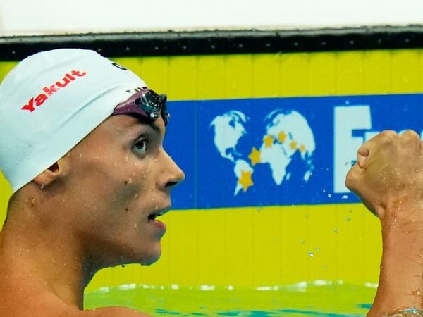 David Popovici, campion mondial la &icirc;not! Este cel mai t&acirc;năr campion mondial din istorie la 200 de metri liber: &bdquo; Pentru Rom&acirc;nia &icirc;nseamnă mult și sunt foarte fericit că am reușit acest rezultat pentru țara mea&rdquo;