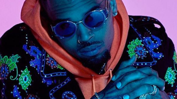 Videoclip: Chris Brown - WE (Warm Embrace). Versuri aici