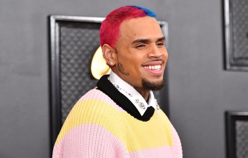 Videoclip: Chris Brown - WE (Warm Embrace). Versuri aici