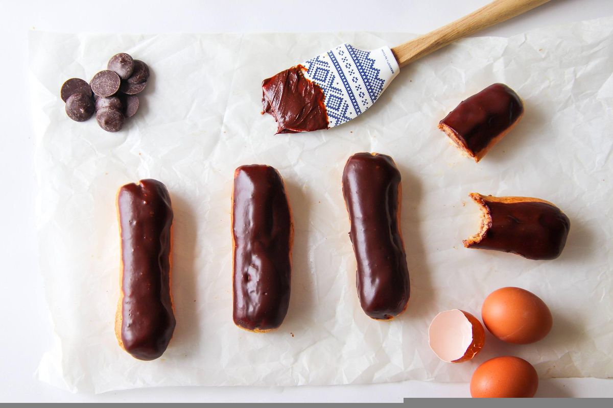 22 iunie 2022: Ziua eclerelor cu ciocolată