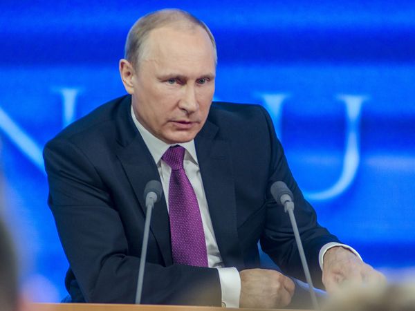Dimineața Nebună. Mit sau realitate?! Vladimir Putin ar avea un bodyguard care &icirc;i colectează excrementele. Audio