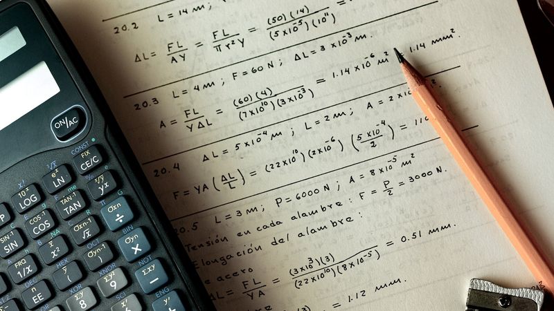 Bacalaureat 2022! Ce subiecte au avut de rezolvat liceenii la Fizică, Geografie, Filosofie. Logică, Psihologie, Informatică, Economie, Sociologie și Biologie