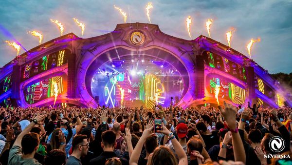 Line-up-ul pe zile la Neversea! Organizatorii au anunțat programul pentru toate cele patru