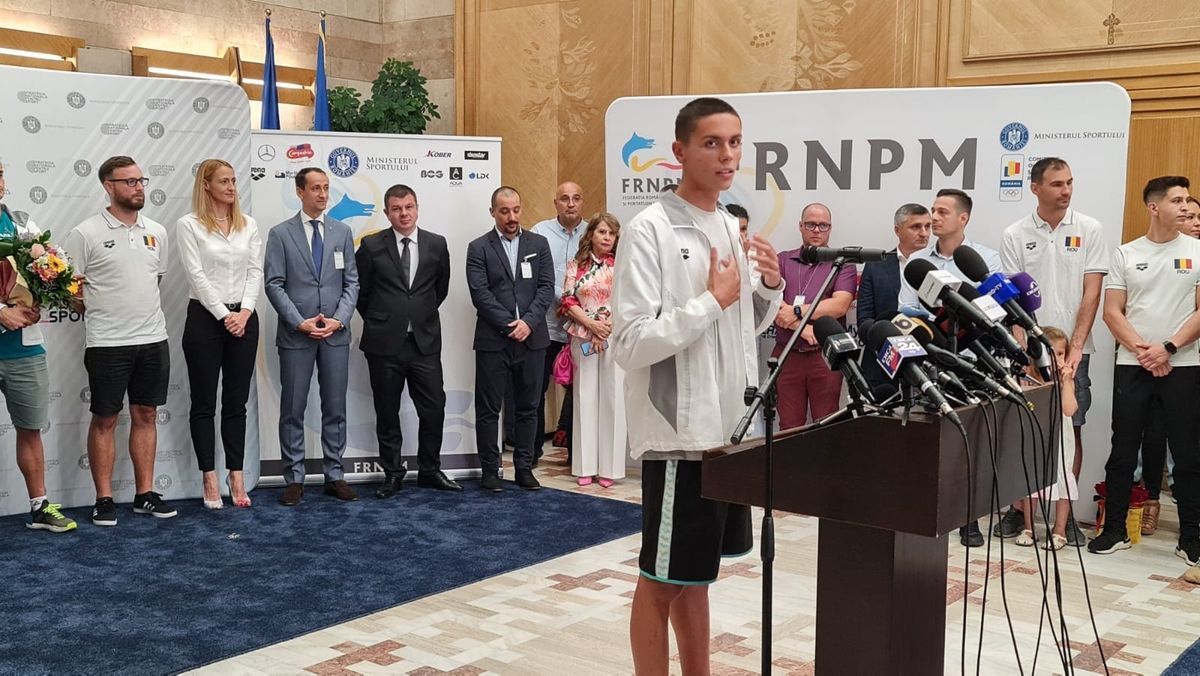 Popovici, primit ca un erou la întoarcerea în ţară Nu sunt obişnuit cu atâta atenţie. Care este visul său suprem şi ce le-a transmis autorităţilor