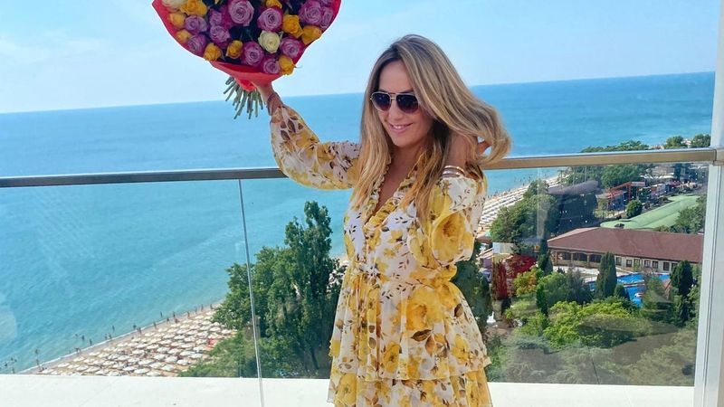 Florentina Opris si-a sarbatorit ziua de nastere: "Am petrecut romantic, in doi, la un restaurant pescaresc chiar in port, in Varna!"