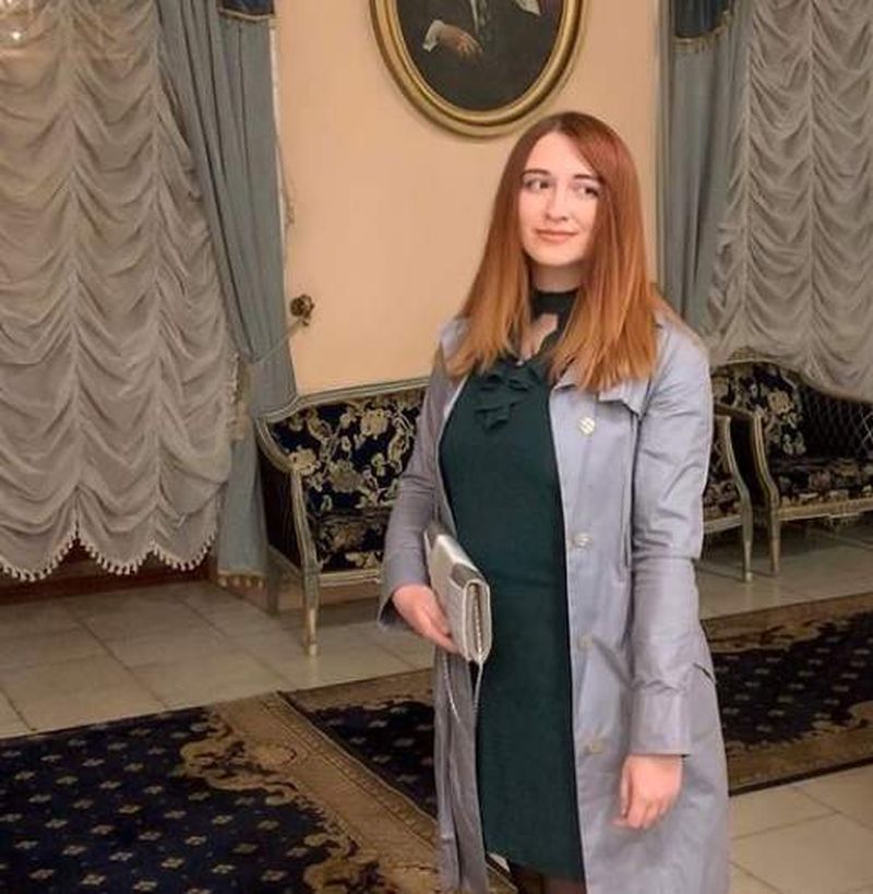 Mai multe fete trimit poze nud celor care donează bani armatei ucrainene