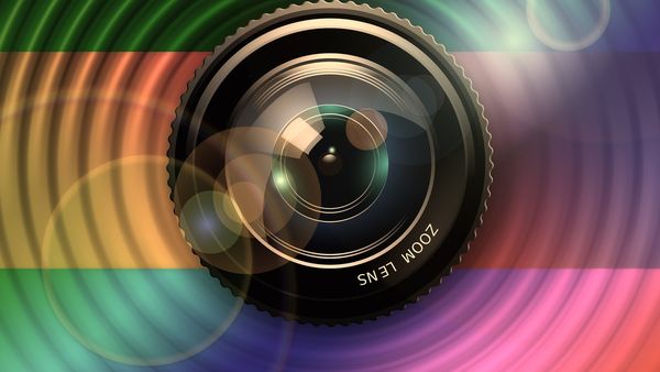 29 iunie: Ziua aparatelor de fotografiat