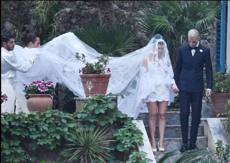 Travis Barker, iubitul lui Kourtney Kardashian, de urgență la spital: „Doamne salvează-mă”