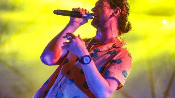 Tudor Chirilă, probleme de sănătate! Artistul a fost nevoit să-și anuleze spectacolele: „Sper să revin cât mai curând pe scenă”