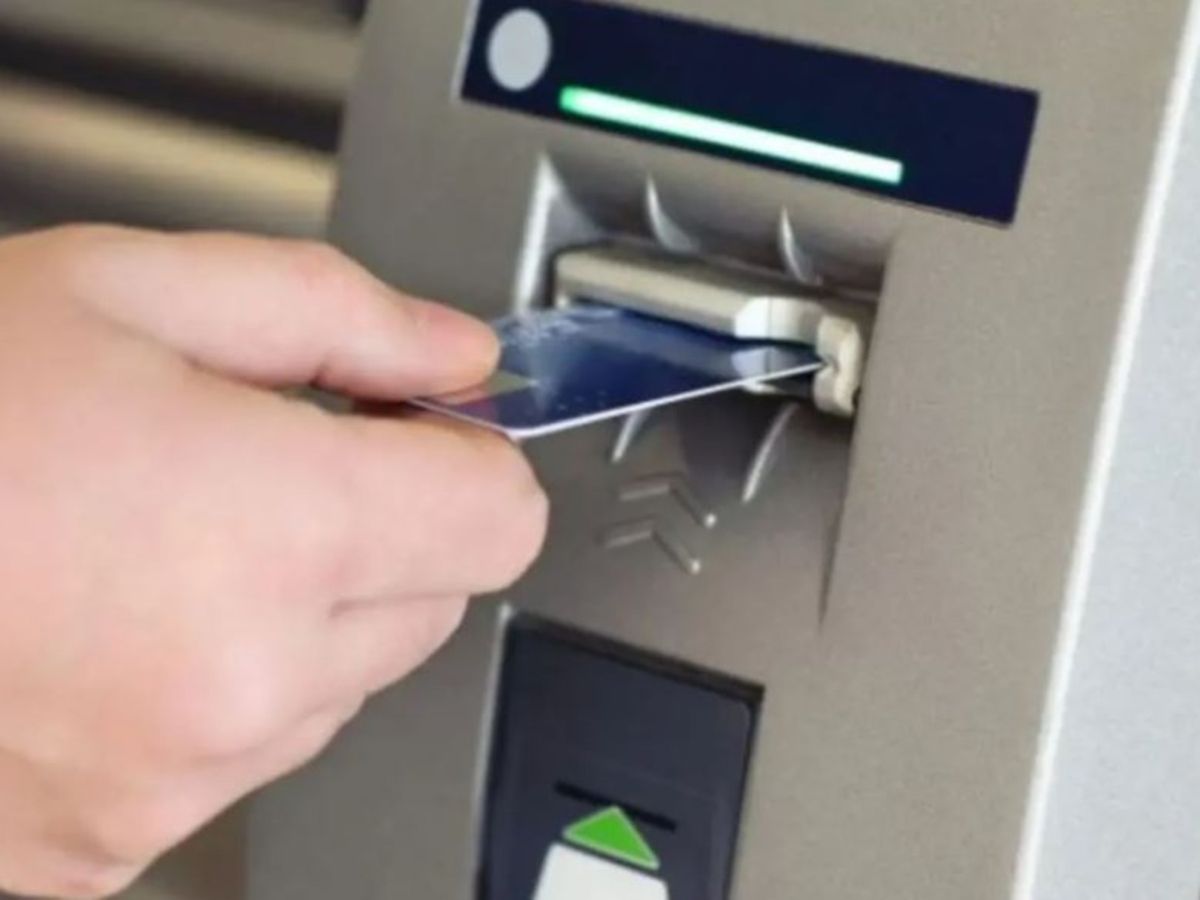 Din greșeală, un bărbat a primit 286 de salarii în loc de 1