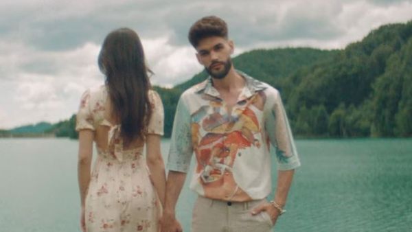 Edward Sanda lansează „Vacanță în inima ta”