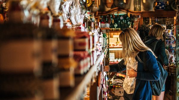 Bancul zilei de vineri, 1 iulie 2022: De ce e bine că s-a scumpit băutura și m&acirc;ncarea