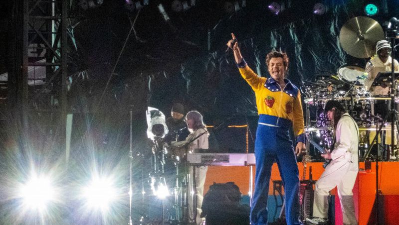 Harry Styles anulează concertul de la Copenhaga după ce mai mulți oameni au fost împușcați într-un cenru comercial: „Sunt devastat”