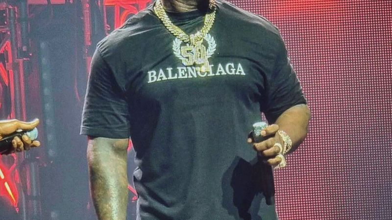 50 Cent &icirc;mplineşte 47 de ani.  Povestea de viaţă a lui Curtis James Jackson III