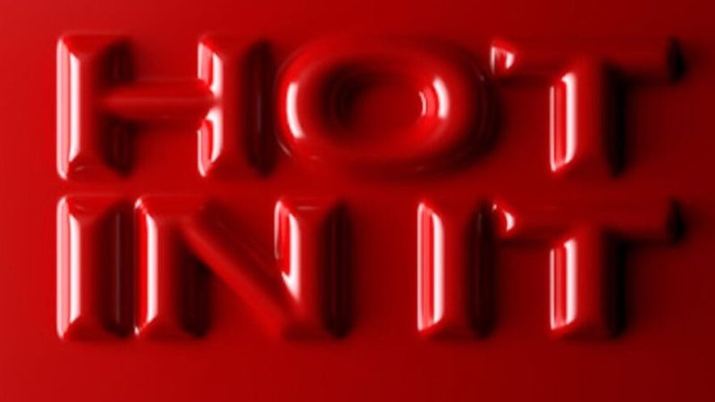 Tiesto şi Charli XCX au lansat imnul verii, "Hot In It": &bdquo;Am fost onorată c&acirc;nd am primit apelul pentru colaborare&rdquo;