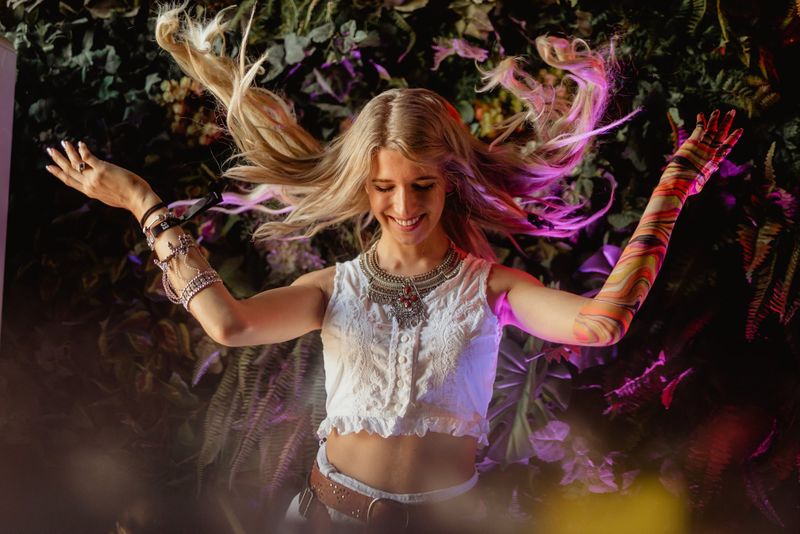 CFR Călători anunță trenuri suplimentare către Bonțida, în perioada festivalului Electric Castle. Cât costă un bilet?!