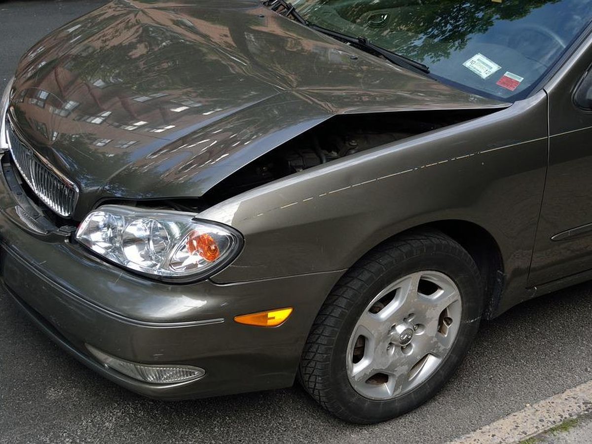 Dimineața Nebună. Motivul ireal pentru care un bărbat a spart mai multe mașini: era în depresie. Audio