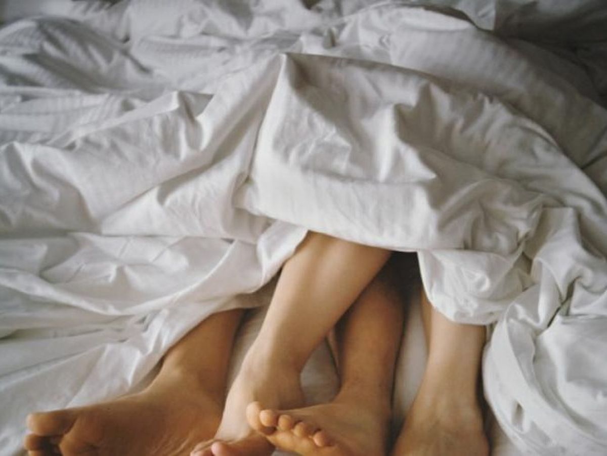  O femeie geme atât de tare încât se aude de la trei blocuri! Vecinii sunt terorizați