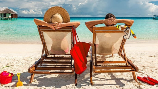 Dimineața Nebună: Top zece reclamații făcute de turiști: „Nu ar trebui să permită plaja topless. I-a distras atenția soțului meu, care dorea doar să se relaxeze”