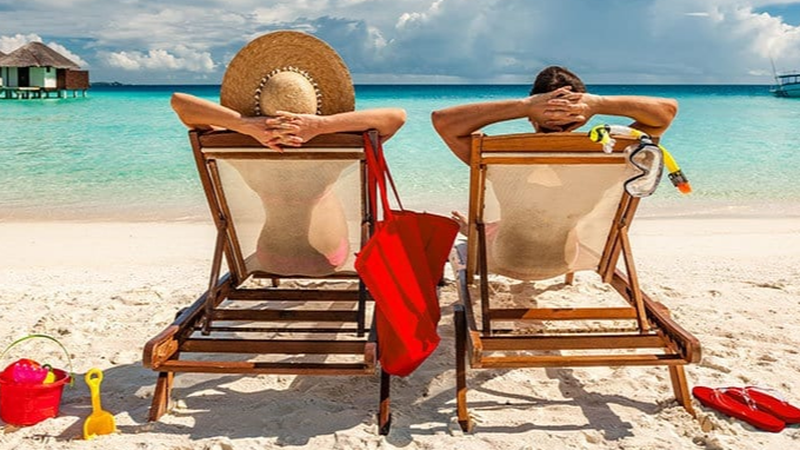 Dimineața Nebună: Top zece reclamații făcute de turiști: &bdquo;Nu ar trebui să permită plaja topless. I-a distras atenția soțului meu, care dorea doar să se relaxeze&rdquo;