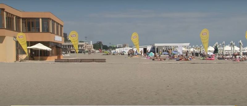 Un hotelier de pe litoral a postat un anunț de angajare, iar răspunsurile l-au șocat