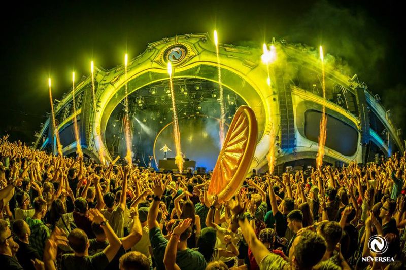 Peste 80 de persoane nu au fost lăsate la Neversea