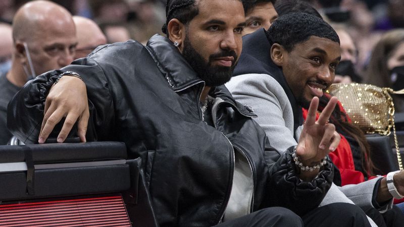 Drake a fost arestat &icirc;n Suedia?! Echipa artistului neagă zvonurile
