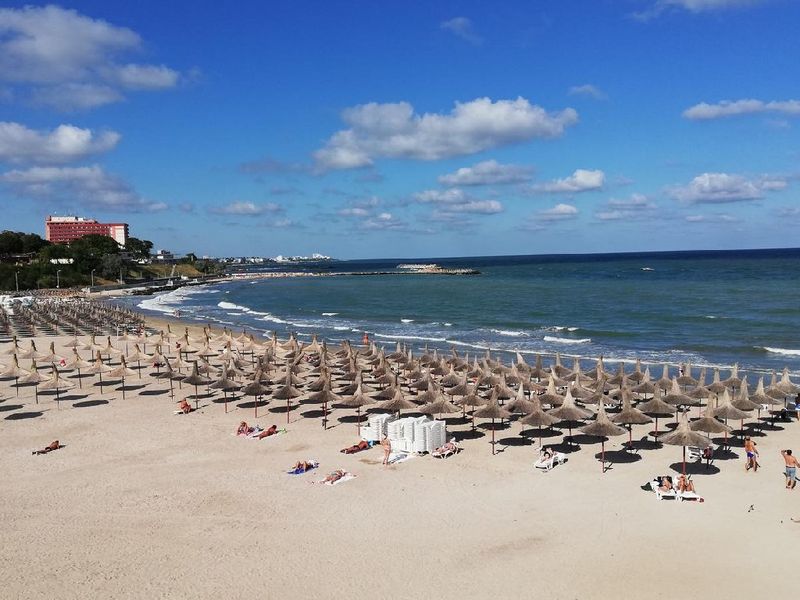 Taxa de parcare, eliminată în stațiunile din Mangalia