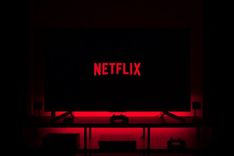 Netflix a pierdut aproximativ 1 milion de abonați