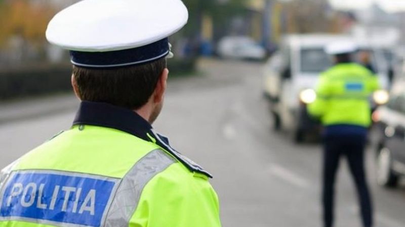 Doi poliţişti cercetați că au falsificat o testare cu aparatul alcooltest