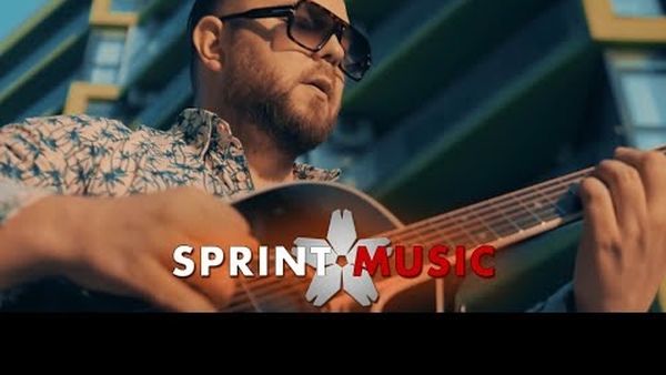 „2NormaL” se joacă în noul videoclip cu „Shot-uri de iubire". Ce invitați speciali are in videoclip: „Este o piesă pe care am visat-o în 2021”