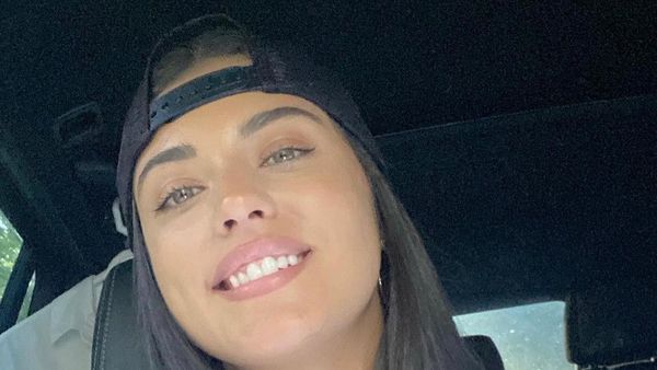 Antonia, gest neașteptat după declarațiile controversate făcute de George Buhnici! Artista îi arată vloggerului vergeturile