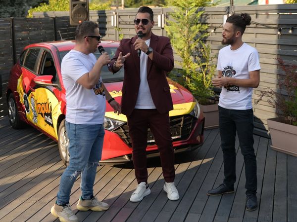 Radio Impuls și-a desemnat marele c&acirc;știgător al campaniei &ldquo;Premi-vara cutreieră țara&rdquo;! Autoturismul și-a găsit proprietarul, anunțat &icirc;n direct, la Kanal D, &icirc;n cadrul evenimentului de aseară!