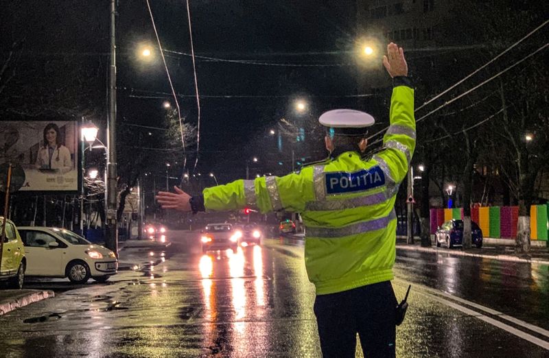 Şoferii traşi pe dreapta