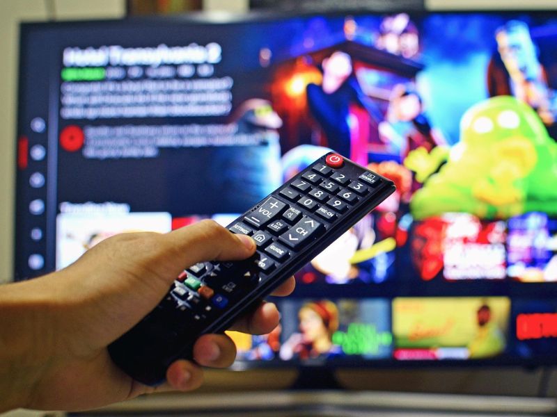 Premierele celor mai tari filme și seriale de pe Netflix din vara aceasta