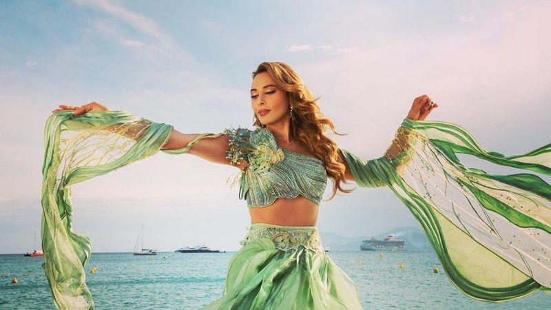 Iulia V&acirc;ntur a &icirc;mplinit 42 de ani! Alături de cine şi-a sărbătorit vedeta ziua de naştere: &bdquo;Viața mea este mai bună datorită vouă&rdquo;