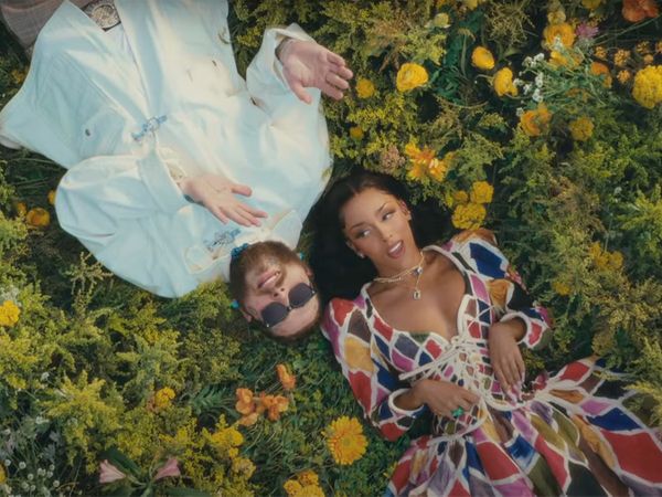 Post Malone și Doja Cat au lansat videoclipul piesei &rdquo;I Like You&rdquo;