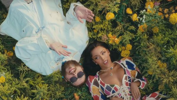 Post Malone și Doja Cat au lansat videoclipul piesei &rdquo;I Like You&rdquo;