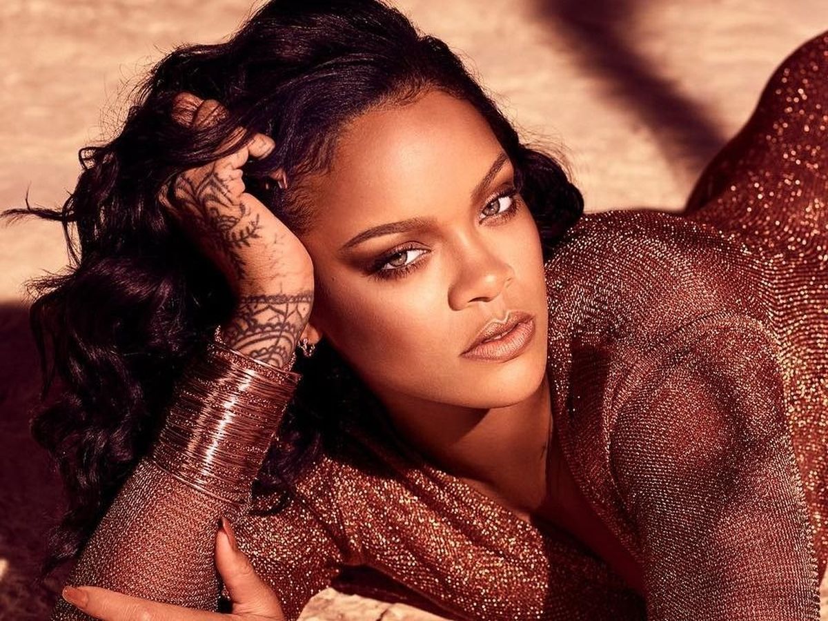 Rihanna, apariție sexy la doar două luni după ce a devenit mămică. Artista a atras toate privirile într-un corset de piele