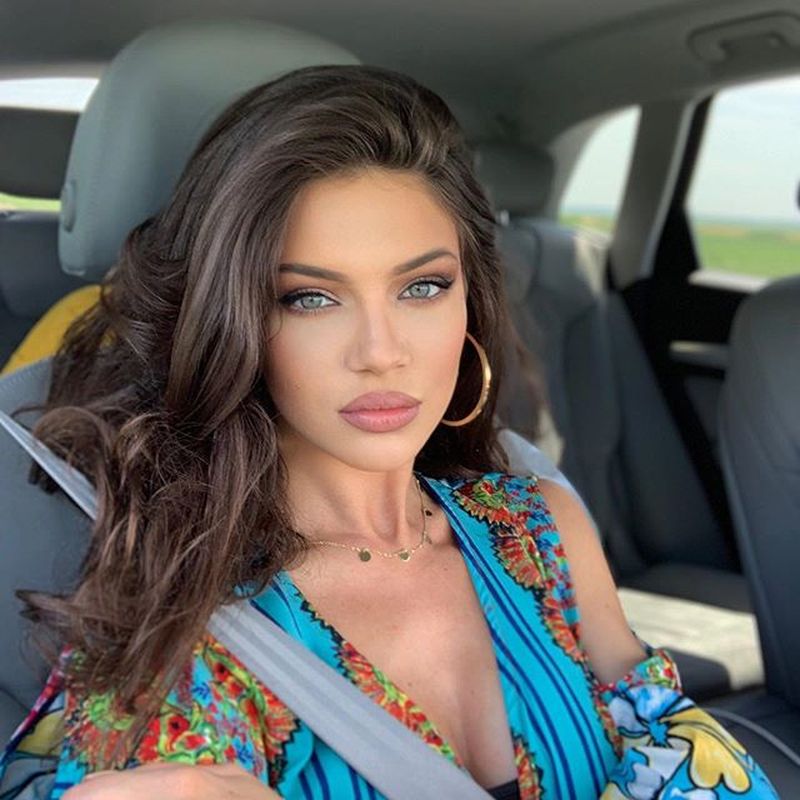 Încă un scandal de tipul Buhnici. Cristina Ich, despre imigranţi La câţi bani avem, îi ţinem şi pe alţii. Dar mirosul...