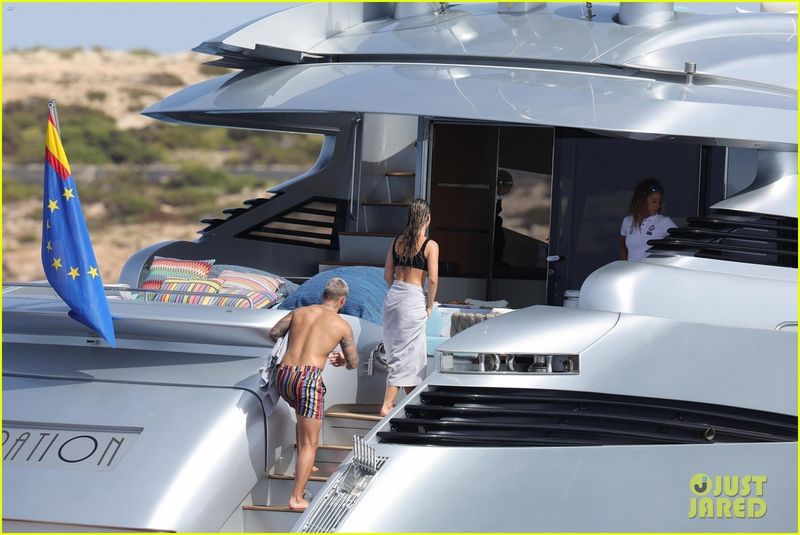 Maluma, îndrăgostit peste măsură, în vacanță alături de iubita lui 