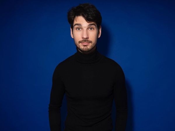 Actorul Anghel Damian, gest neașteptat după ce au apărut imaginile cu el și Theo Rose &icirc;n timp ce se sărutau pe stradă